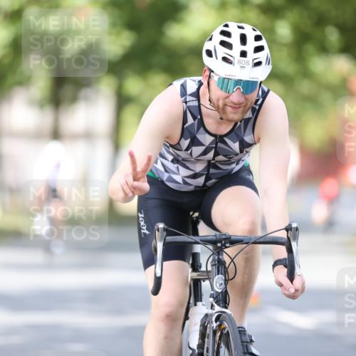 11.08.2024 - GEWOBA Citytriathlon Bremen H.Heesch http://msf.ph/oto/6776439 11.08.2024 11:44:28 Radfahren 759, 836, 855, 926 meine-sportfotos.de