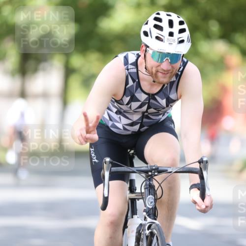 11.08.2024 - GEWOBA Citytriathlon Bremen H.Heesch http://msf.ph/oto/6776442 11.08.2024 11:44:28 Radfahren 759, 836, 855, 926 meine-sportfotos.de