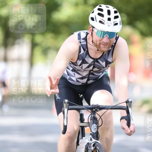 11.08.2024 - GEWOBA Citytriathlon Bremen H.Heesch http://msf.ph/oto/6776445 11.08.2024 11:44:28 Radfahren 759, 836, 855, 926 meine-sportfotos.de