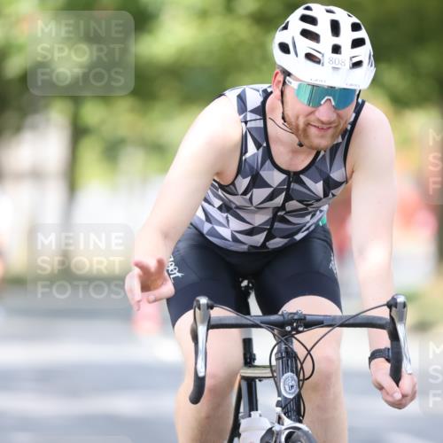 11.08.2024 - GEWOBA Citytriathlon Bremen H.Heesch http://msf.ph/oto/6776448 11.08.2024 11:44:28 Radfahren 759, 836, 855, 926 meine-sportfotos.de