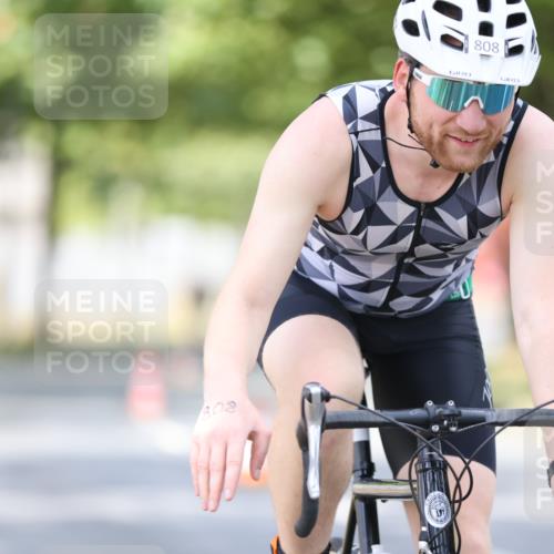 11.08.2024 - GEWOBA Citytriathlon Bremen H.Heesch http://msf.ph/oto/6776455 11.08.2024 11:44:28 Radfahren 759, 836, 855, 926 meine-sportfotos.de