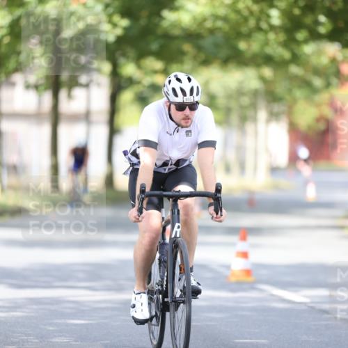 11.08.2024 - GEWOBA Citytriathlon Bremen H.Heesch http://msf.ph/oto/6776486 11.08.2024 11:44:31 Radfahren 833, 836, 855, 926 meine-sportfotos.de