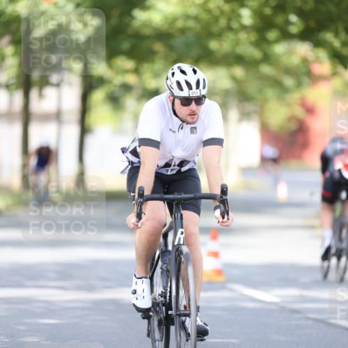 11.08.2024 - GEWOBA Citytriathlon Bremen H.Heesch http://msf.ph/oto/6776496 11.08.2024 11:44:31 Radfahren 833, 836, 855, 926 meine-sportfotos.de