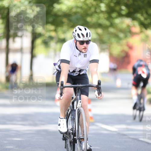 11.08.2024 - GEWOBA Citytriathlon Bremen H.Heesch http://msf.ph/oto/6776499 11.08.2024 11:44:31 Radfahren 833, 836, 855, 926 meine-sportfotos.de