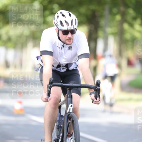 11.08.2024 - GEWOBA Citytriathlon Bremen H.Heesch http://msf.ph/oto/6776521 11.08.2024 11:44:32 Radfahren 833, 836, 855, 926 meine-sportfotos.de