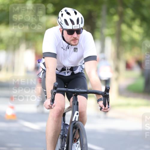 11.08.2024 - GEWOBA Citytriathlon Bremen H.Heesch http://msf.ph/oto/6776524 11.08.2024 11:44:32 Radfahren 833, 836, 855, 926 meine-sportfotos.de