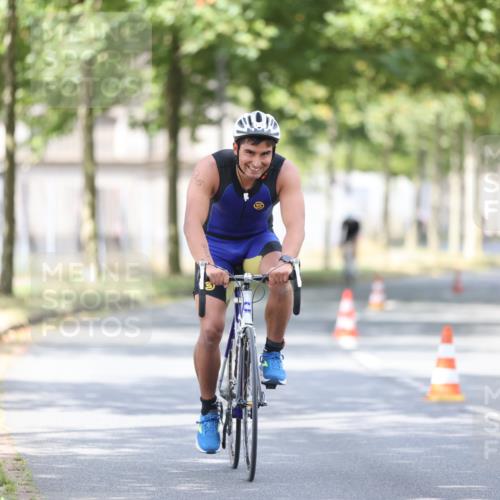 11.08.2024 - GEWOBA Citytriathlon Bremen H.Heesch http://msf.ph/oto/6776547 11.08.2024 11:44:35 Radfahren 763, 833, 836, 855, 926 meine-sportfotos.de