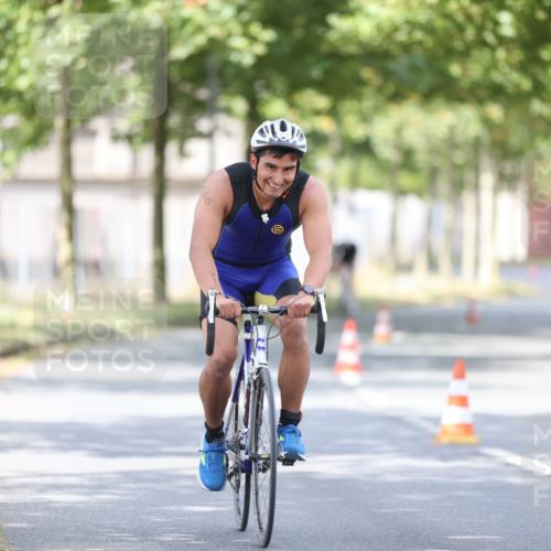 11.08.2024 - GEWOBA Citytriathlon Bremen H.Heesch http://msf.ph/oto/6776553 11.08.2024 11:44:35 Radfahren 763, 833, 836, 855, 926 meine-sportfotos.de