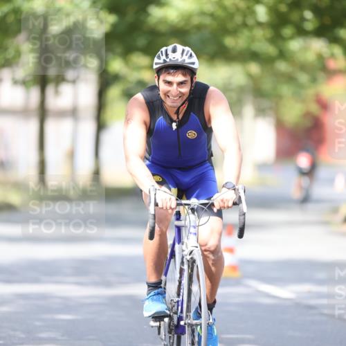 11.08.2024 - GEWOBA Citytriathlon Bremen H.Heesch http://msf.ph/oto/6776577 11.08.2024 11:44:36 Radfahren 763, 833, 836, 855 meine-sportfotos.de