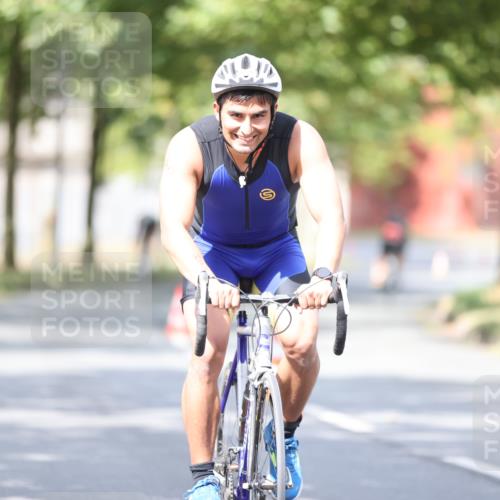 11.08.2024 - GEWOBA Citytriathlon Bremen H.Heesch http://msf.ph/oto/6776582 11.08.2024 11:44:36 Radfahren 763, 833, 836, 855 meine-sportfotos.de