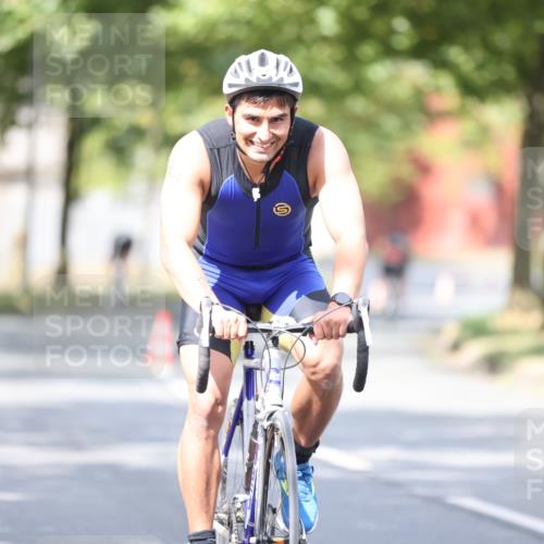 11.08.2024 - GEWOBA Citytriathlon Bremen H.Heesch http://msf.ph/oto/6776584 11.08.2024 11:44:36 Radfahren 763, 833, 836, 855 meine-sportfotos.de