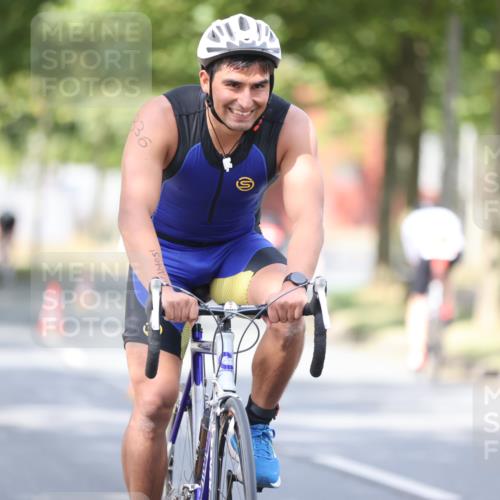 11.08.2024 - GEWOBA Citytriathlon Bremen H.Heesch http://msf.ph/oto/6776592 11.08.2024 11:44:36 Radfahren 763, 833, 836, 855 meine-sportfotos.de