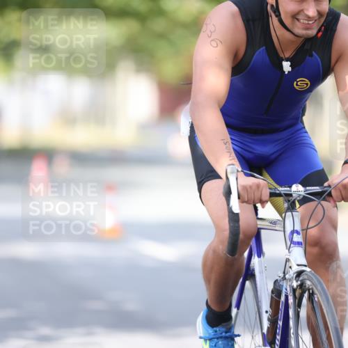 11.08.2024 - GEWOBA Citytriathlon Bremen H.Heesch http://msf.ph/oto/6776605 11.08.2024 11:44:36 Radfahren 763, 833, 836, 855 meine-sportfotos.de