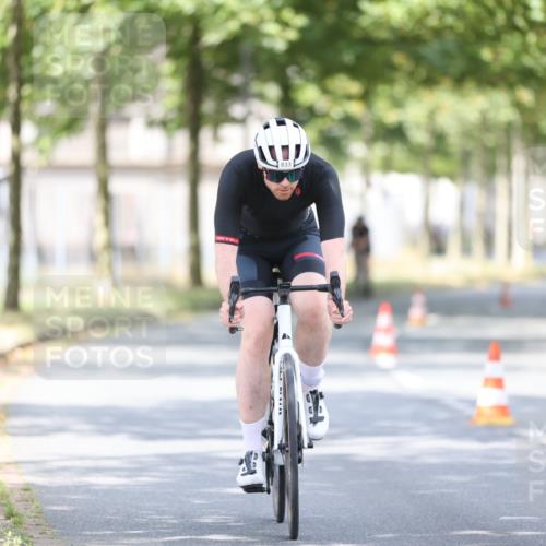 11.08.2024 - GEWOBA Citytriathlon Bremen H.Heesch http://msf.ph/oto/6776610 11.08.2024 11:44:42 Radfahren 763, 833, 836, 855 meine-sportfotos.de