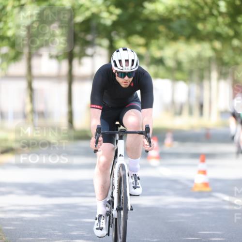 11.08.2024 - GEWOBA Citytriathlon Bremen H.Heesch http://msf.ph/oto/6776620 11.08.2024 11:44:42 Radfahren 763, 833, 836, 855 meine-sportfotos.de