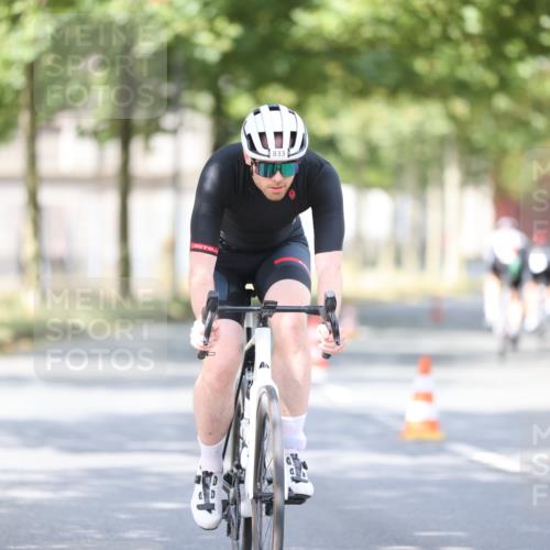 11.08.2024 - GEWOBA Citytriathlon Bremen H.Heesch http://msf.ph/oto/6776626 11.08.2024 11:44:42 Radfahren 763, 833, 836, 855 meine-sportfotos.de