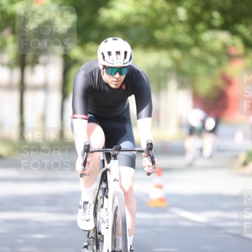 11.08.2024 - GEWOBA Citytriathlon Bremen H.Heesch http://msf.ph/oto/6776637 11.08.2024 11:44:42 Radfahren 763, 833, 836, 855 meine-sportfotos.de