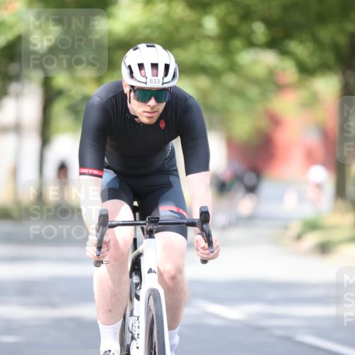 11.08.2024 - GEWOBA Citytriathlon Bremen H.Heesch http://msf.ph/oto/6776645 11.08.2024 11:44:43 Radfahren 763, 833, 836, 855, 956 meine-sportfotos.de