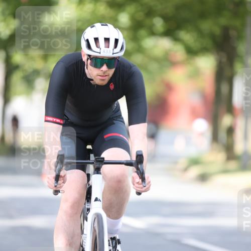 11.08.2024 - GEWOBA Citytriathlon Bremen H.Heesch http://msf.ph/oto/6776650 11.08.2024 11:44:43 Radfahren 763, 833, 836, 855, 956 meine-sportfotos.de
