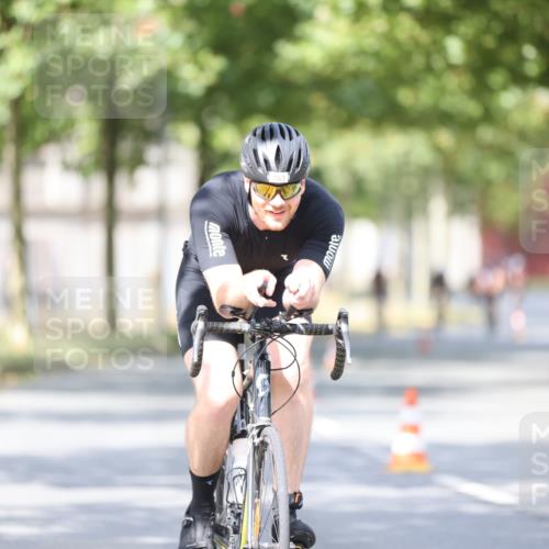 11.08.2024 - GEWOBA Citytriathlon Bremen H.Heesch http://msf.ph/oto/6776675 11.08.2024 11:44:49 Radfahren 763, 827, 833, 916, 956, 964 meine-sportfotos.de