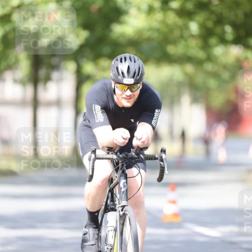11.08.2024 - GEWOBA Citytriathlon Bremen H.Heesch http://msf.ph/oto/6776679 11.08.2024 11:44:49 Radfahren 763, 827, 833, 916, 956, 964 meine-sportfotos.de