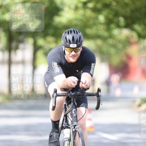 11.08.2024 - GEWOBA Citytriathlon Bremen H.Heesch http://msf.ph/oto/6776685 11.08.2024 11:44:49 Radfahren 763, 827, 833, 916, 956, 964 meine-sportfotos.de