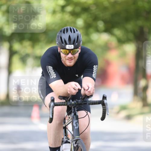 11.08.2024 - GEWOBA Citytriathlon Bremen H.Heesch http://msf.ph/oto/6776691 11.08.2024 11:44:49 Radfahren 763, 827, 833, 916, 956, 964 meine-sportfotos.de