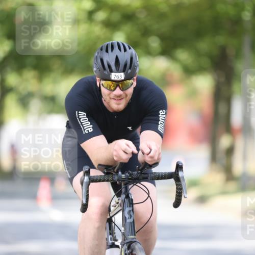 11.08.2024 - GEWOBA Citytriathlon Bremen H.Heesch http://msf.ph/oto/6776694 11.08.2024 11:44:49 Radfahren 763, 827, 833, 916, 956, 964 meine-sportfotos.de