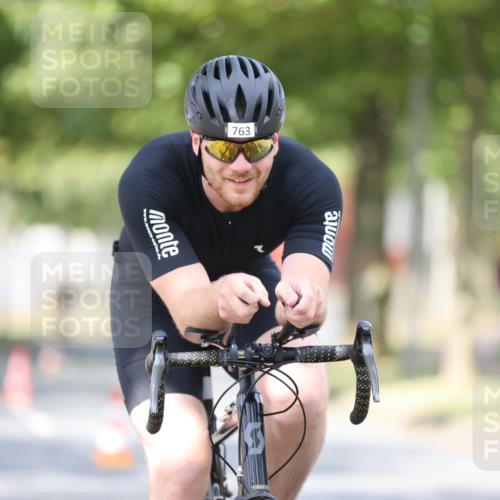 11.08.2024 - GEWOBA Citytriathlon Bremen H.Heesch http://msf.ph/oto/6776700 11.08.2024 11:44:49 Radfahren 763, 827, 833, 916, 956, 964 meine-sportfotos.de