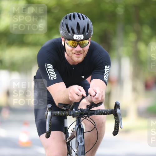 11.08.2024 - GEWOBA Citytriathlon Bremen H.Heesch http://msf.ph/oto/6776701 11.08.2024 11:44:49 Radfahren 763, 827, 833, 916, 956, 964 meine-sportfotos.de