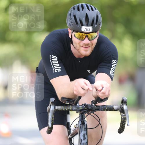 11.08.2024 - GEWOBA Citytriathlon Bremen H.Heesch http://msf.ph/oto/6776707 11.08.2024 11:44:49 Radfahren 763, 827, 833, 916, 956, 964 meine-sportfotos.de