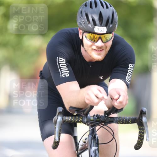 11.08.2024 - GEWOBA Citytriathlon Bremen H.Heesch http://msf.ph/oto/6776708 11.08.2024 11:44:49 Radfahren 763, 827, 833, 916, 956, 964 meine-sportfotos.de