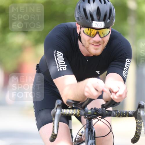 11.08.2024 - GEWOBA Citytriathlon Bremen H.Heesch http://msf.ph/oto/6776711 11.08.2024 11:44:49 Radfahren 763, 827, 833, 916, 956, 964 meine-sportfotos.de