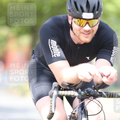 11.08.2024 - GEWOBA Citytriathlon Bremen H.Heesch http://msf.ph/oto/6776713 11.08.2024 11:44:50 Radfahren 763, 827, 833, 916, 956, 964, 996 meine-sportfotos.de