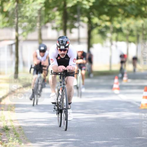 11.08.2024 - GEWOBA Citytriathlon Bremen H.Heesch http://msf.ph/oto/6776720 11.08.2024 11:44:55 Radfahren 763, 827, 833, 916, 927, 956, 964, 973, 996 meine-sportfotos.de