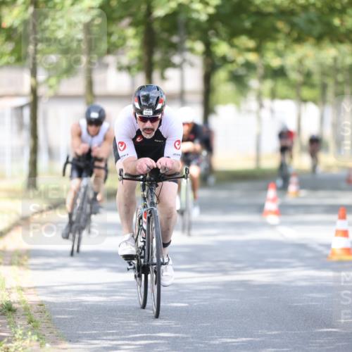 11.08.2024 - GEWOBA Citytriathlon Bremen H.Heesch http://msf.ph/oto/6776723 11.08.2024 11:44:55 Radfahren 763, 827, 833, 916, 927, 956, 964, 973, 996 meine-sportfotos.de