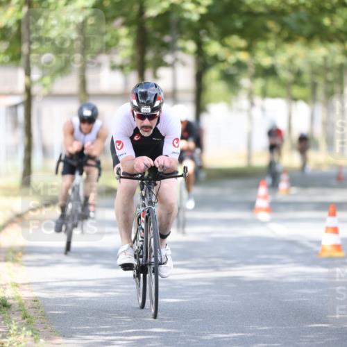 11.08.2024 - GEWOBA Citytriathlon Bremen H.Heesch http://msf.ph/oto/6776725 11.08.2024 11:44:55 Radfahren 763, 827, 833, 916, 927, 956, 964, 973, 996 meine-sportfotos.de