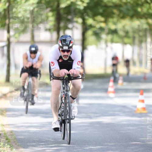 11.08.2024 - GEWOBA Citytriathlon Bremen H.Heesch http://msf.ph/oto/6776732 11.08.2024 11:44:55 Radfahren 763, 827, 833, 916, 927, 956, 964, 973, 996 meine-sportfotos.de