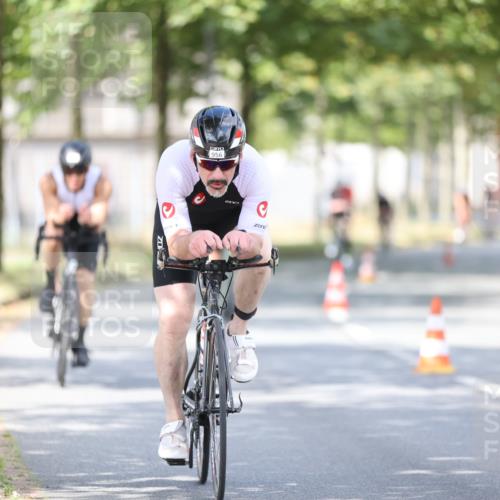 11.08.2024 - GEWOBA Citytriathlon Bremen H.Heesch http://msf.ph/oto/6776739 11.08.2024 11:44:55 Radfahren 763, 827, 833, 916, 927, 956, 964, 973, 996 meine-sportfotos.de
