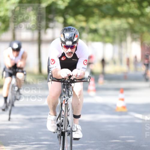 11.08.2024 - GEWOBA Citytriathlon Bremen H.Heesch http://msf.ph/oto/6776750 11.08.2024 11:44:55 Radfahren 763, 827, 833, 916, 927, 956, 964, 973, 996 meine-sportfotos.de