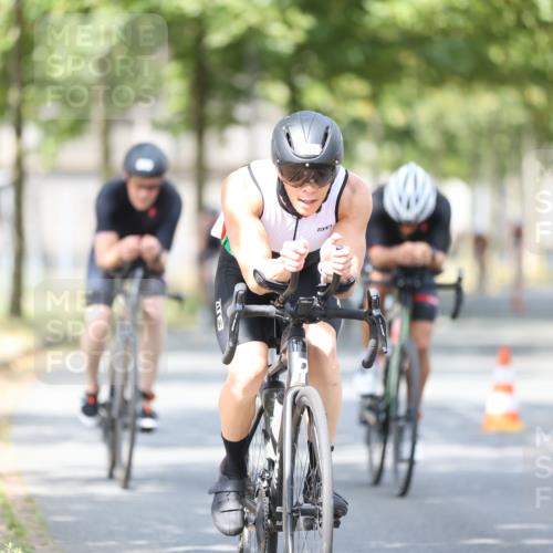11.08.2024 - GEWOBA Citytriathlon Bremen H.Heesch http://msf.ph/oto/6776766 11.08.2024 11:44:56 Radfahren 763, 827, 916, 927, 956, 964, 973, 996 meine-sportfotos.de