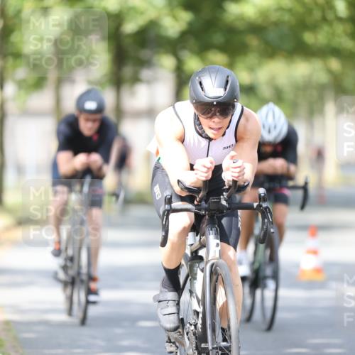11.08.2024 - GEWOBA Citytriathlon Bremen H.Heesch http://msf.ph/oto/6776770 11.08.2024 11:44:56 Radfahren 763, 827, 916, 927, 956, 964, 973, 996 meine-sportfotos.de