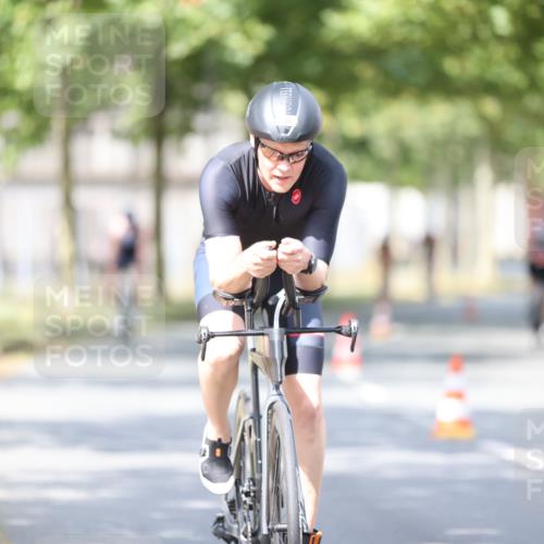 11.08.2024 - GEWOBA Citytriathlon Bremen H.Heesch http://msf.ph/oto/6776778 11.08.2024 11:44:57 Radfahren 763, 827, 916, 927, 956, 964, 973, 996 meine-sportfotos.de