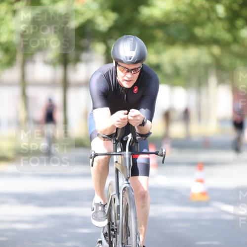 11.08.2024 - GEWOBA Citytriathlon Bremen H.Heesch http://msf.ph/oto/6776781 11.08.2024 11:44:57 Radfahren 763, 827, 916, 927, 956, 964, 973, 996 meine-sportfotos.de