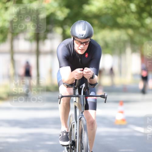 11.08.2024 - GEWOBA Citytriathlon Bremen H.Heesch http://msf.ph/oto/6776783 11.08.2024 11:44:57 Radfahren 763, 827, 916, 927, 956, 964, 973, 996 meine-sportfotos.de