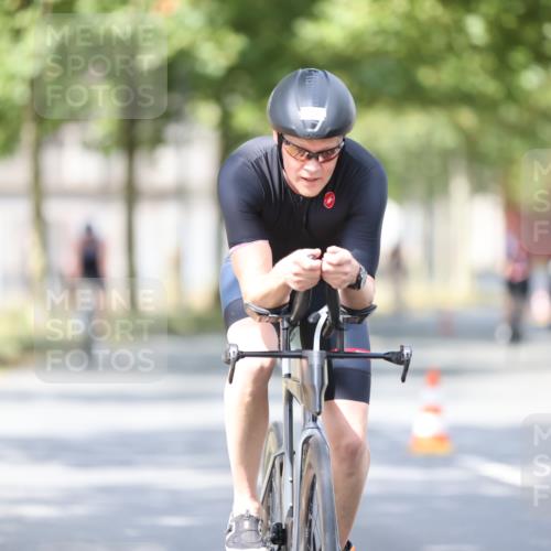 11.08.2024 - GEWOBA Citytriathlon Bremen H.Heesch http://msf.ph/oto/6776786 11.08.2024 11:44:57 Radfahren 763, 827, 916, 927, 956, 964, 973, 996 meine-sportfotos.de
