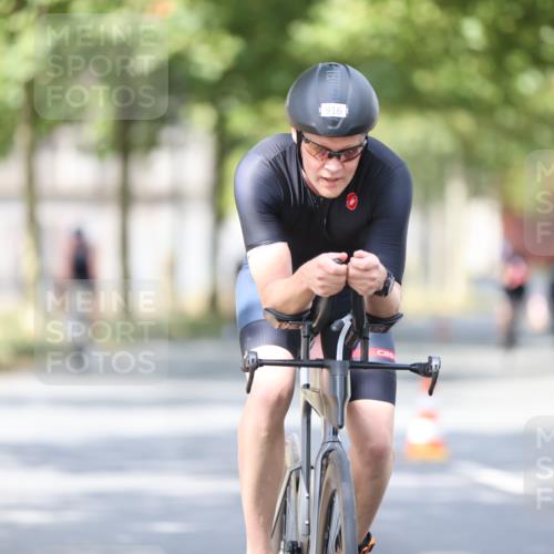 11.08.2024 - GEWOBA Citytriathlon Bremen H.Heesch http://msf.ph/oto/6776789 11.08.2024 11:44:57 Radfahren 763, 827, 916, 927, 956, 964, 973, 996 meine-sportfotos.de
