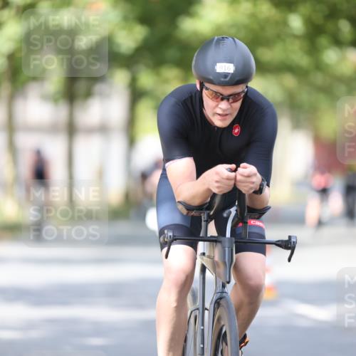 11.08.2024 - GEWOBA Citytriathlon Bremen H.Heesch http://msf.ph/oto/6776791 11.08.2024 11:44:57 Radfahren 763, 827, 916, 927, 956, 964, 973, 996 meine-sportfotos.de