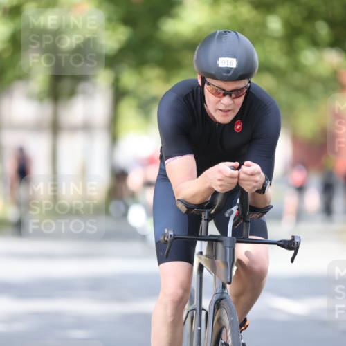 11.08.2024 - GEWOBA Citytriathlon Bremen H.Heesch http://msf.ph/oto/6776794 11.08.2024 11:44:57 Radfahren 763, 827, 916, 927, 956, 964, 973, 996 meine-sportfotos.de