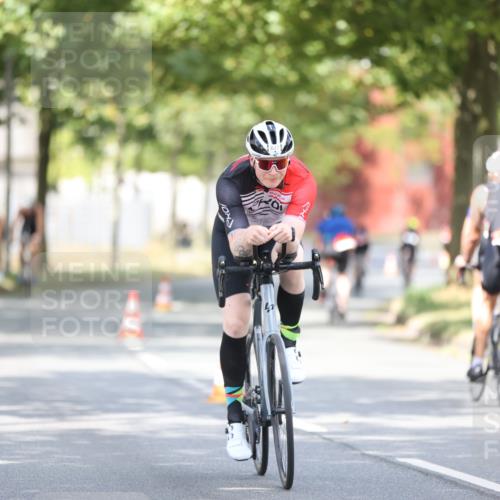 11.08.2024 - GEWOBA Citytriathlon Bremen H.Heesch http://msf.ph/oto/6776806 11.08.2024 11:45:00 Radfahren 763, 827, 916, 927, 956, 964, 973, 996, 1030 meine-sportfotos.de